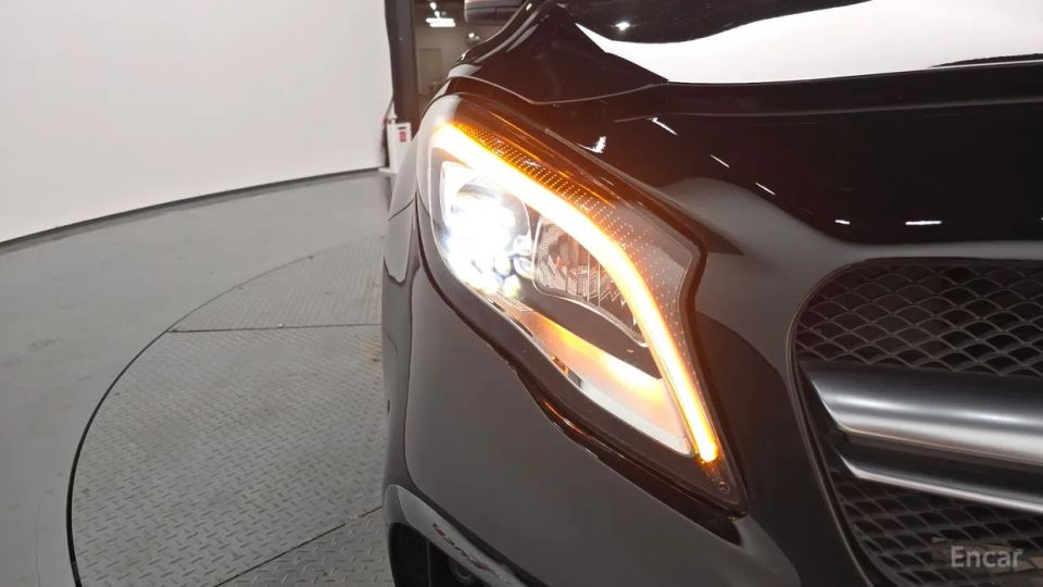 Mercedes-Benz GLA-Class
