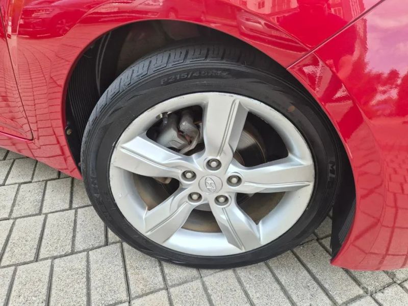 Hyundai Veloster