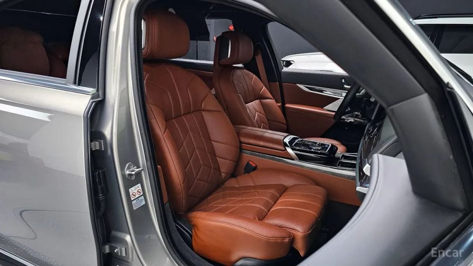 BMW i7