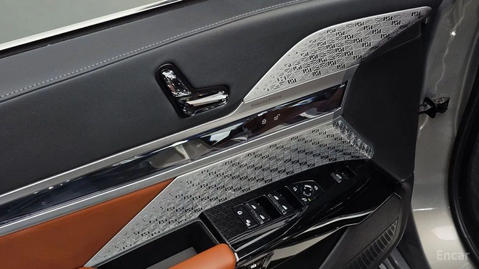 BMW i7