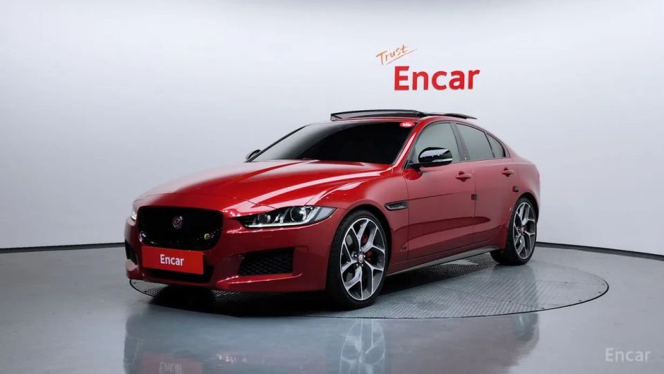 Jaguar XE