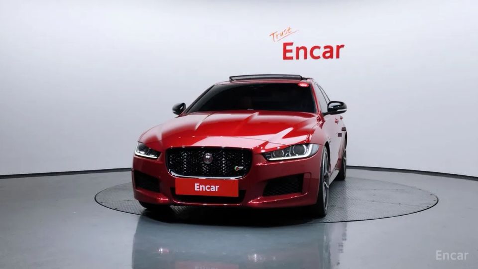 Jaguar XE