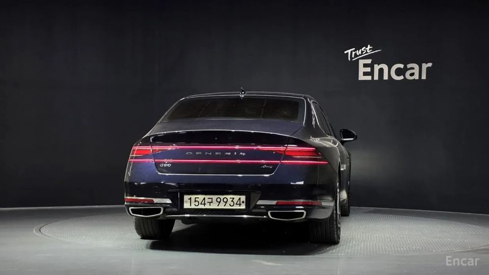 Genesis G90