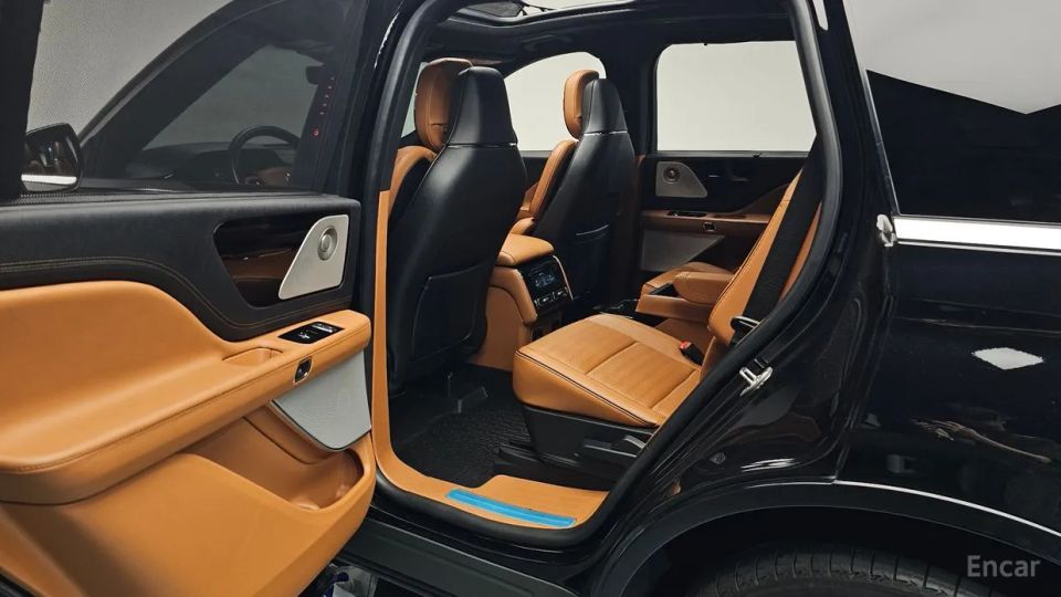 Lincoln Aviator
