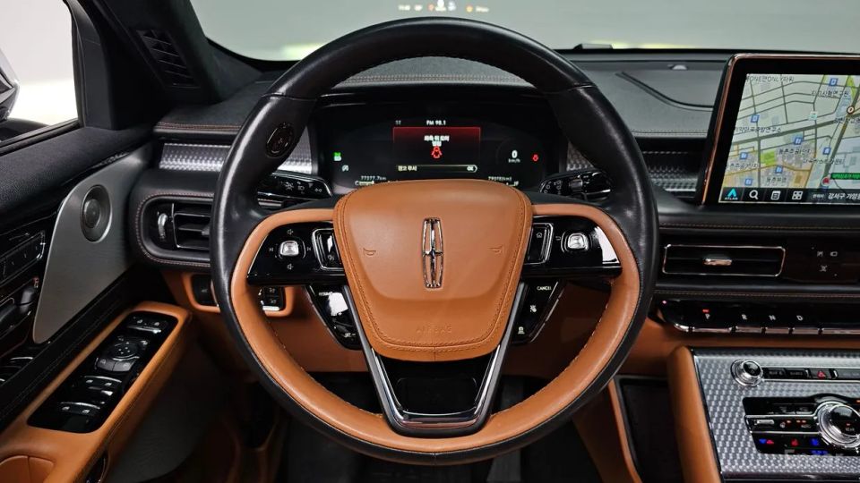 Lincoln Aviator