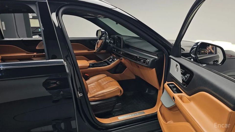 Lincoln Aviator