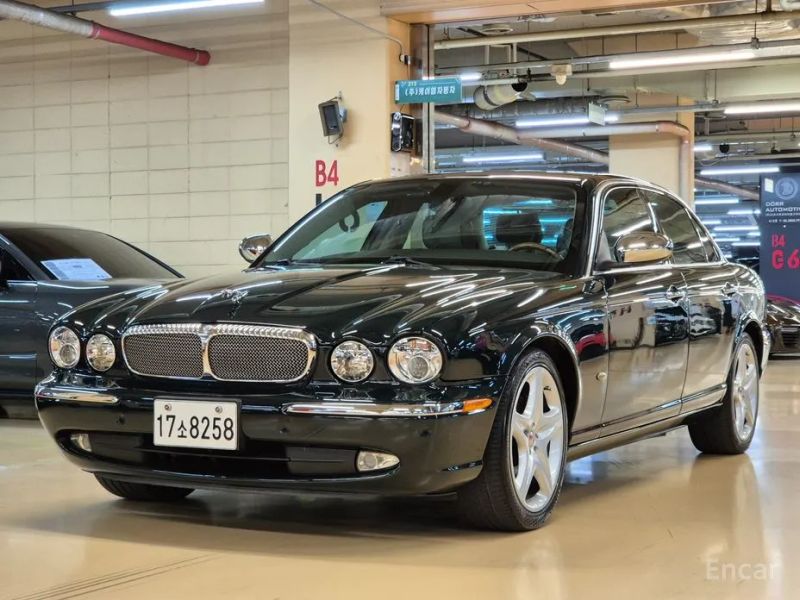 Jaguar XJ