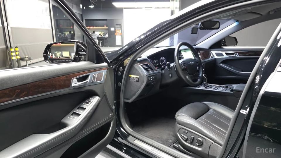 Hyundai Genesis