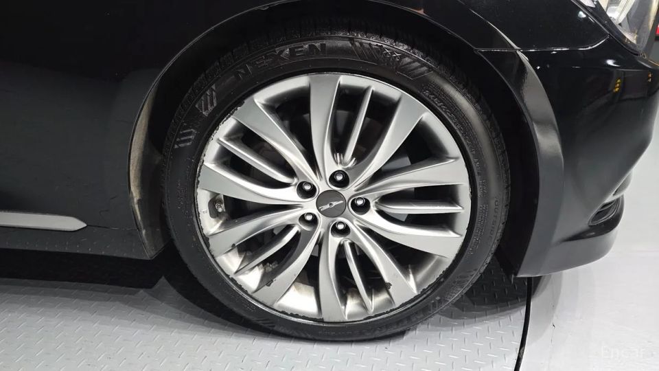 Hyundai Genesis