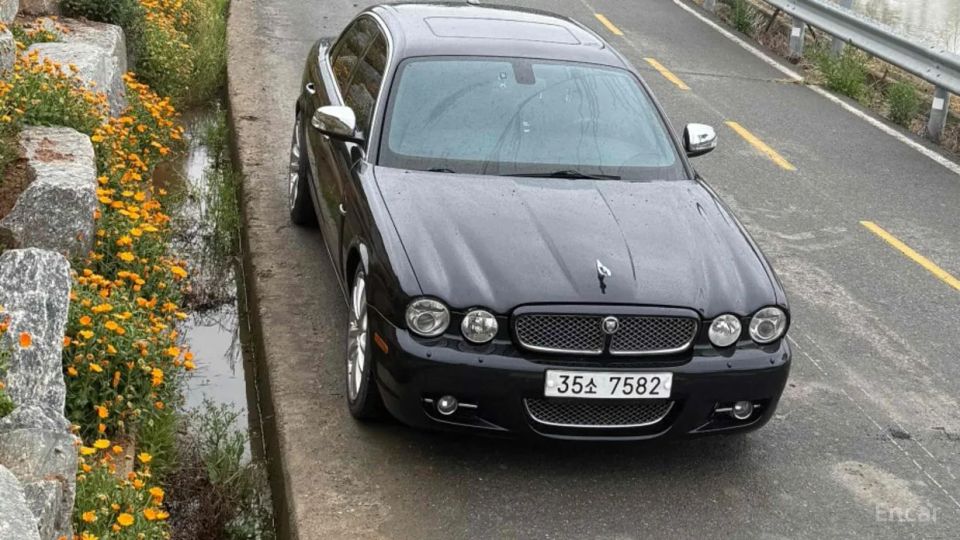 Jaguar XJ