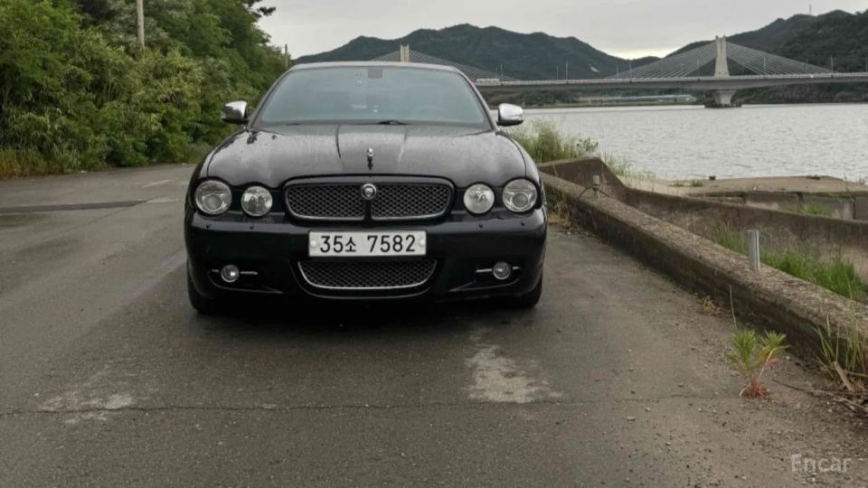 Jaguar XJ