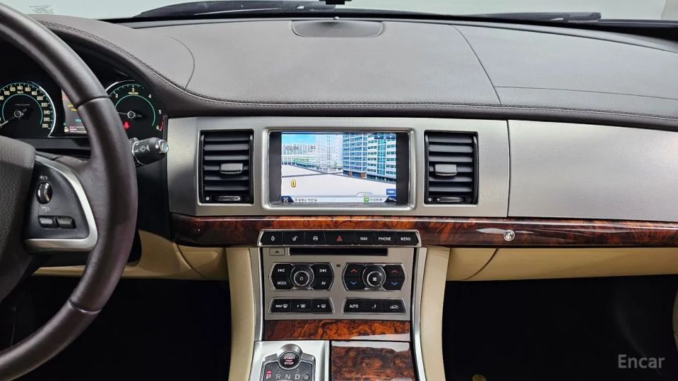 Jaguar xf