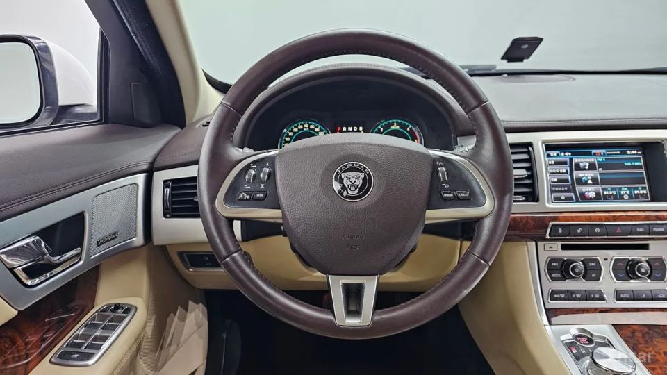 Jaguar xf