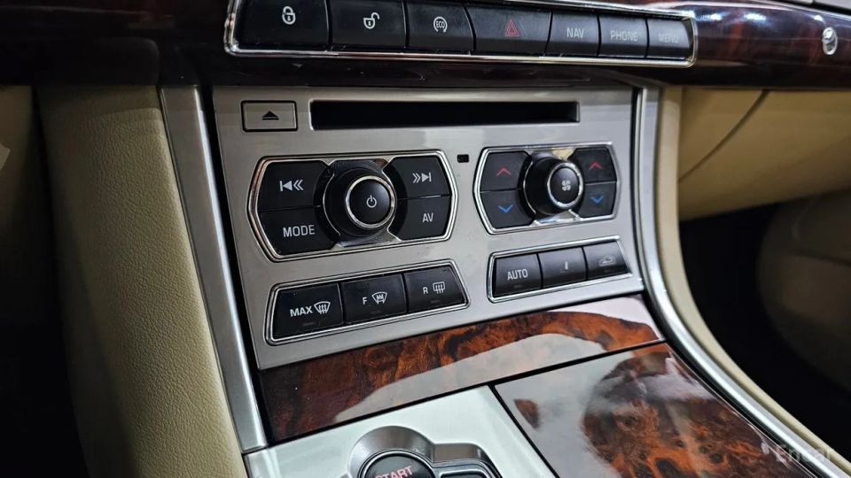 Jaguar xf