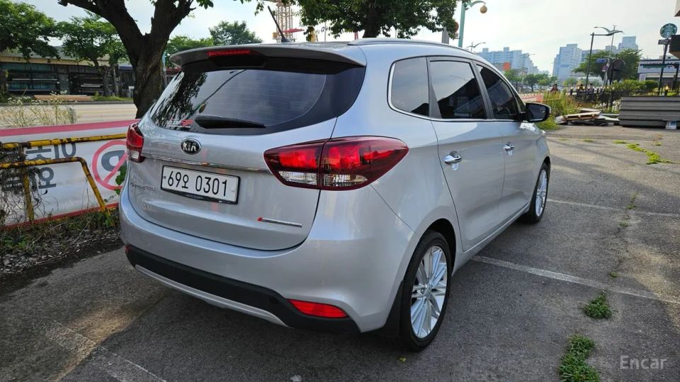 Kia Carens