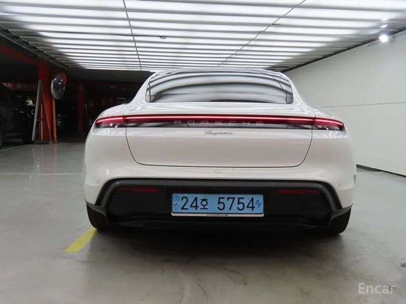 Porsche Taycan