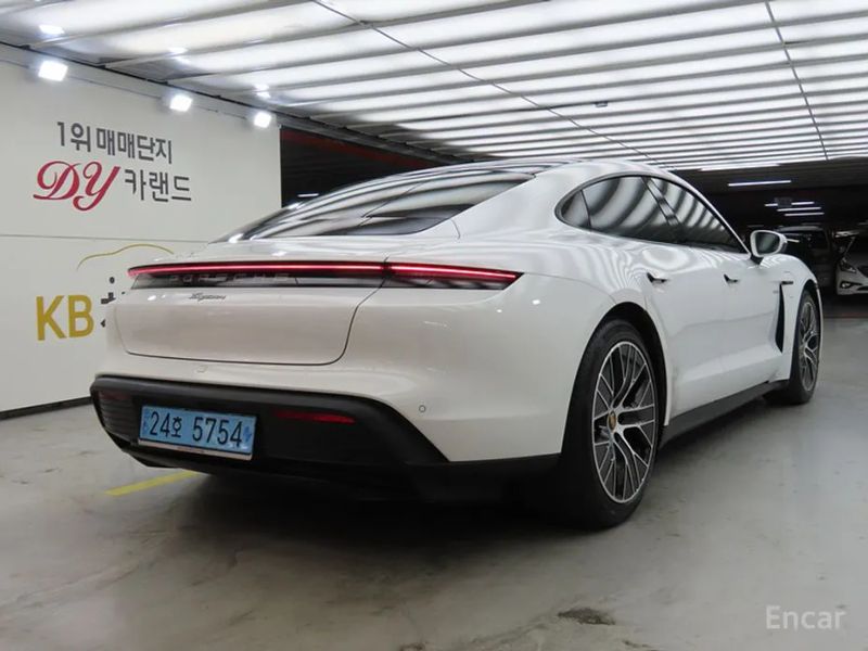 Porsche Taycan