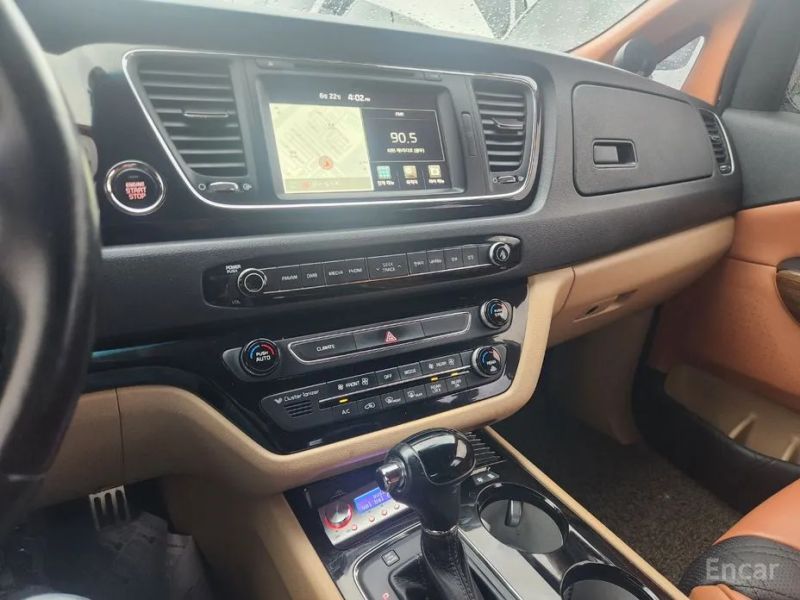 Kia Canival