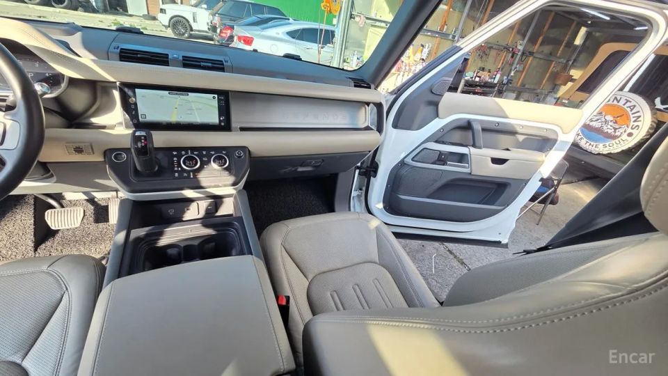 Land Rover Defender