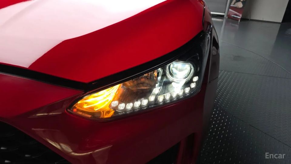 Hyundai Veloster