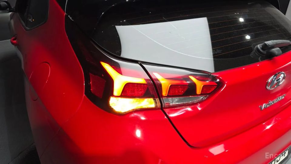 Hyundai Veloster