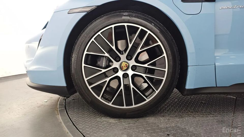 Porsche Taycan