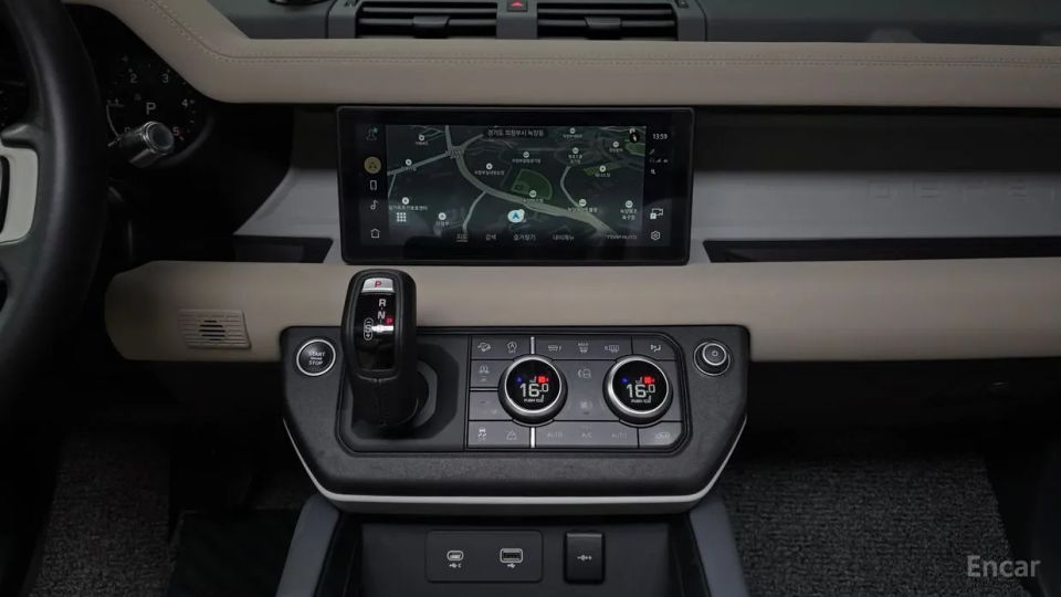 Land Rover Defender