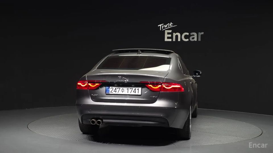 Jaguar xf