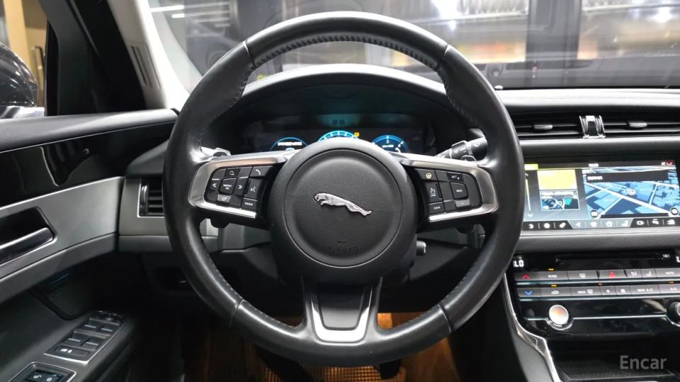 Jaguar xf