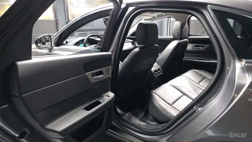 Jaguar xf