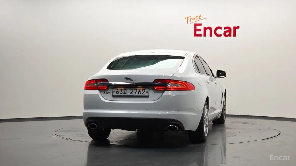 Jaguar xf