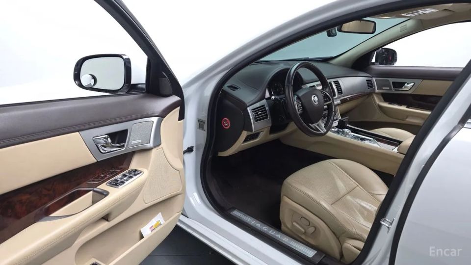 Jaguar xf