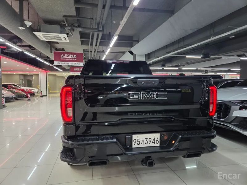 GMC Sierra