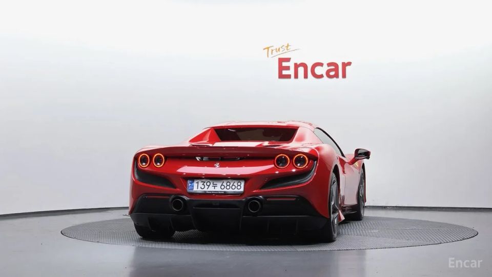 Ferrari F8