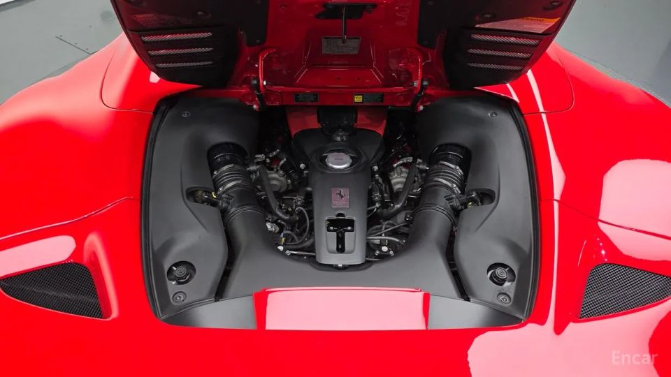 Ferrari F8