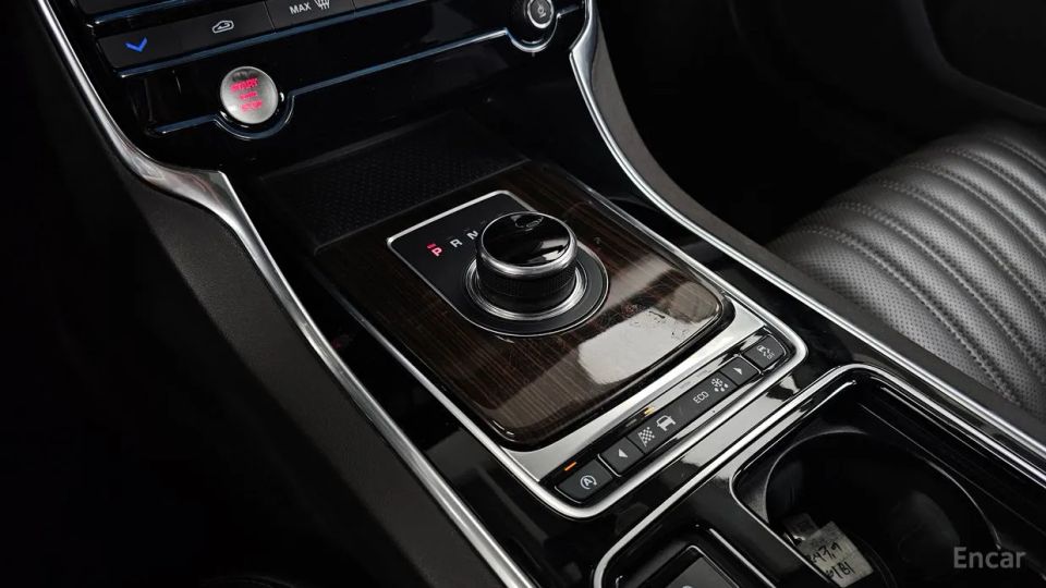 Jaguar xf