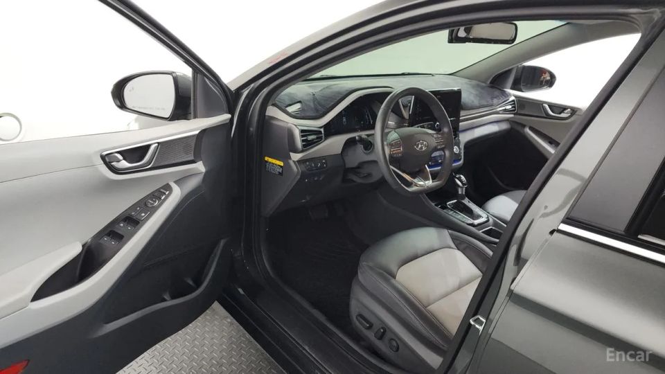 Hyundai Ioniq