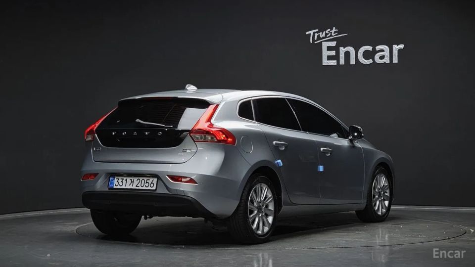 Volvo V40