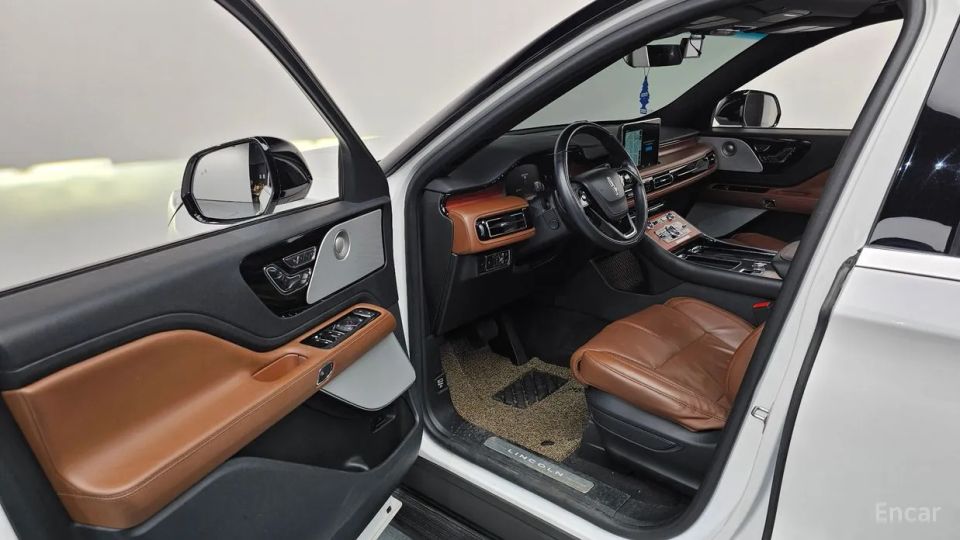 Lincoln Aviator