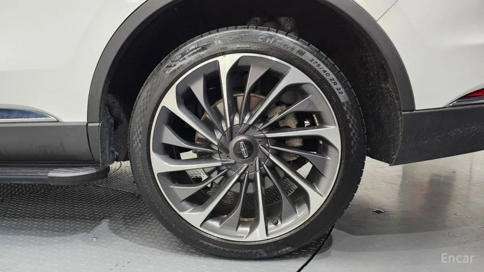 Lincoln Aviator
