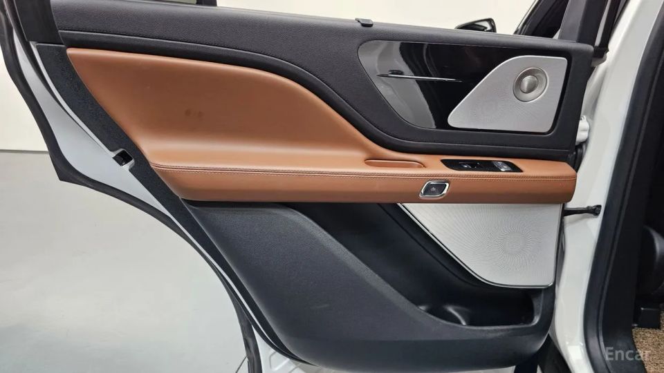 Lincoln Aviator
