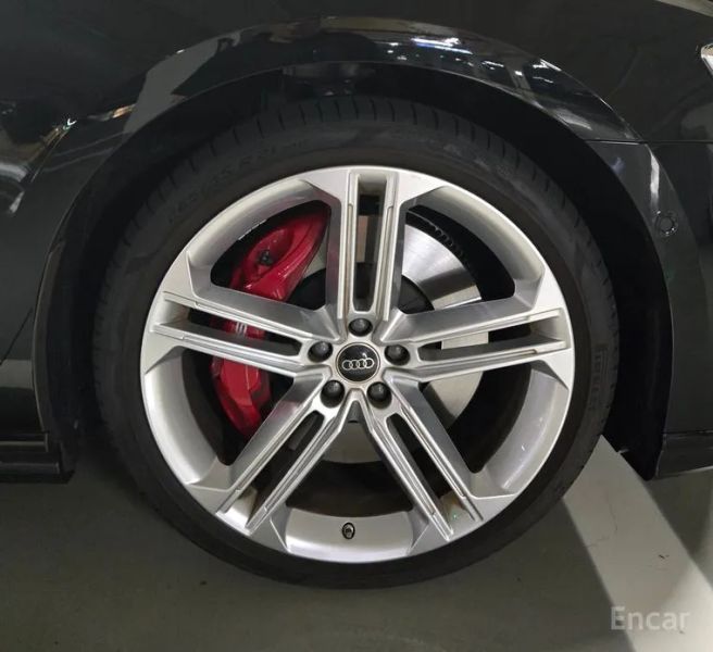 Audi S8