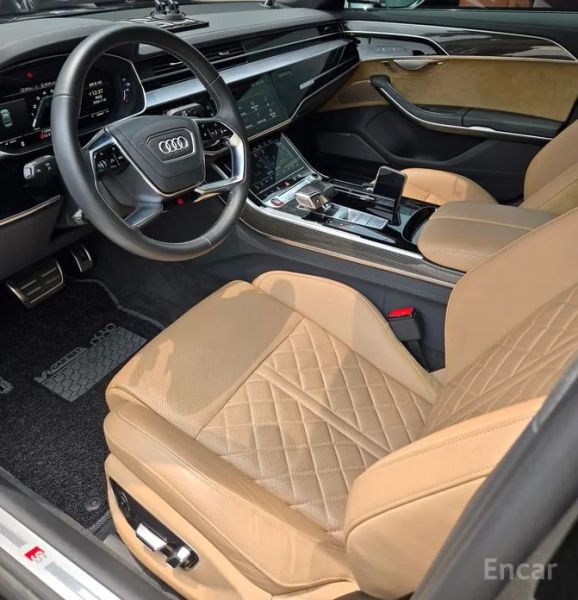 Audi S8