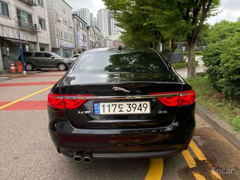 Jaguar xf