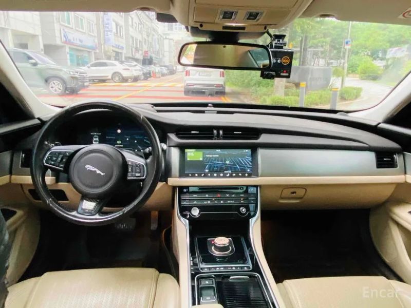 Jaguar xf