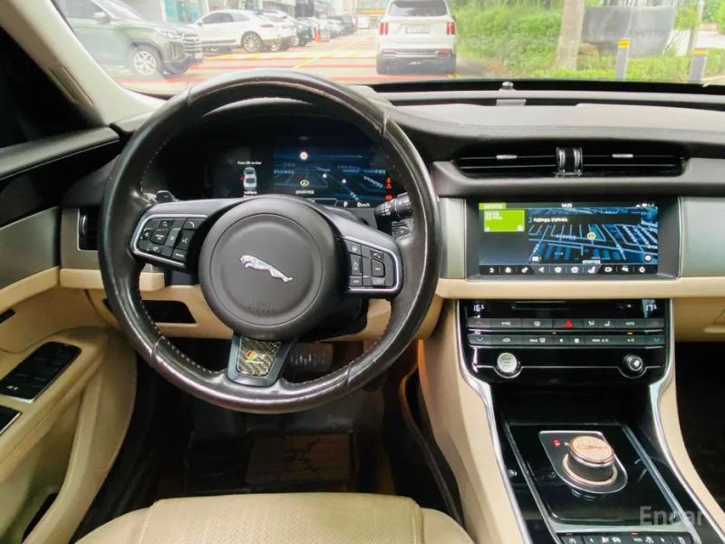 Jaguar xf