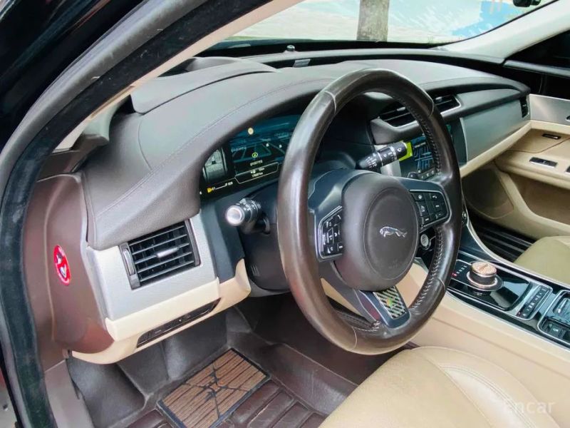 Jaguar xf