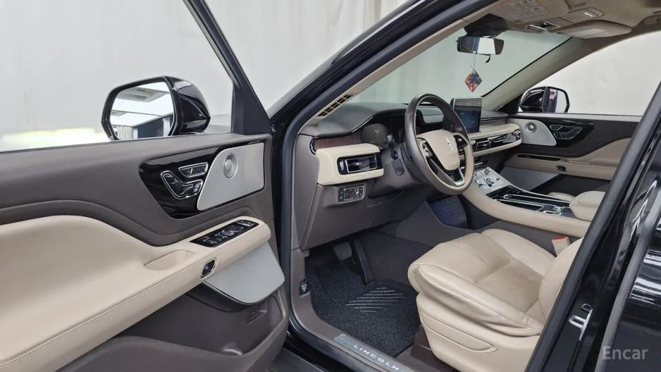 Lincoln Aviator