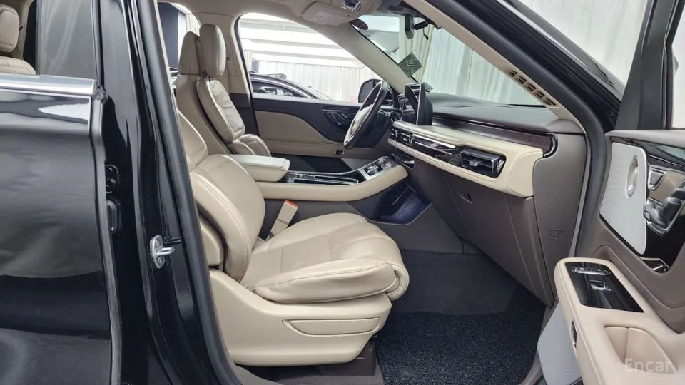 Lincoln Aviator