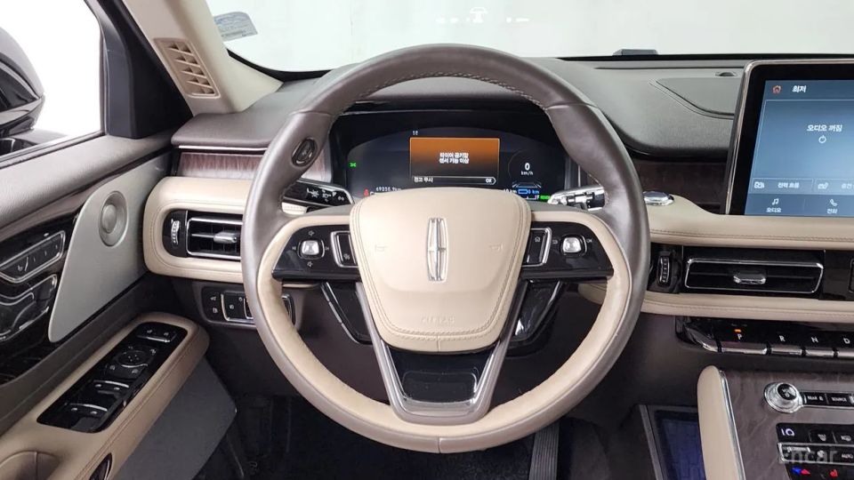 Lincoln Aviator